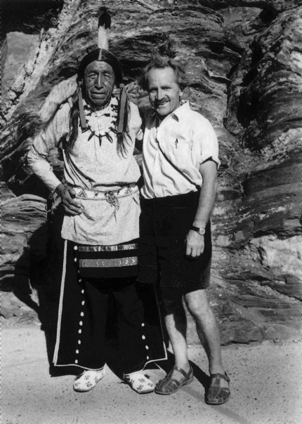 Anfangs der Fünfziger Jahre lernte Alfred Vogel den Sioux Häuptling Black Elk kennen und durch ihn, die für die Sioux-Indianer heilige Pflanze, die Echinacea. Echinacea purp